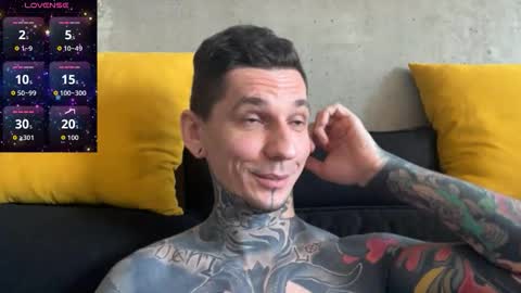 Snapshot of max_reaves chatting on December 5, 2025, 7:06 am online show from December 5, 2025, 7:06 am