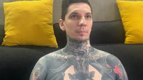 Snapshot of max_reaves chatting on December 14, 2025, 5:57 am online show from December 14, 2025, 5:57 am