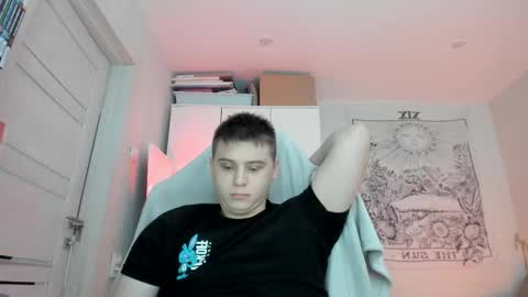 Snapshot of max_sm1th chatting on February 14, 2026, 5:48 am Max online show from February 14, 2026, 5:48 am