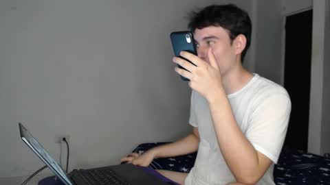 Snapshot of max_snow1616 chatting on October 19, 2025, 7:14 pm max_snow1616 online show from October 19, 2025, 7:14 pm