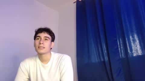 Snapshot of max_snow1616 chatting on November 19, 2025, 7:14 pm max_snow1616 online show from November 19, 2025, 7:14 pm