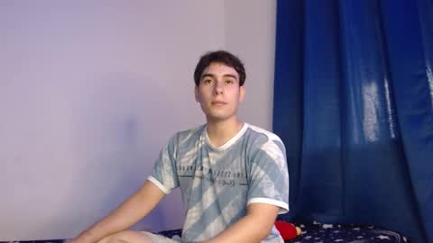 Snapshot of max_snow1616 chatting on November 23, 2025, 7:02 pm max_snow1616 online show from November 23, 2025, 7:02 pm