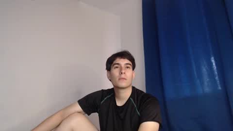 Snapshot of max_snow1616 chatting on November 26, 2025, 7:48 pm max_snow1616 online show from November 26, 2025, 7:48 pm