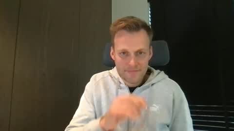 Snapshot of max_straight_1 chatting on November 27, 2025, 10:17 am Max take off clothes online show from November 27, 2025, 10:17 am