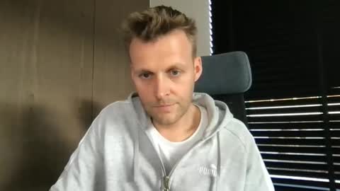 Snapshot of max_straight_1 chatting on December 15, 2025, 1:26 pm Max take off clothes online show from December 15, 2025, 1:26 pm