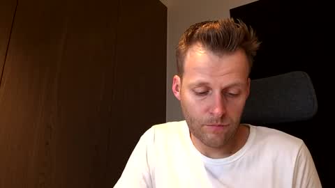 Snapshot of max_straight_1 chatting on December 16, 2025, 7:57 am Max take off clothes online show from December 16, 2025, 7:57 am