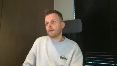 Max take off clothes online show from February 13, 2026, 8:10 am