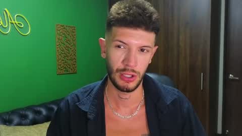 Snapshot of max_tayloor chatting on December 25, 2024, 3:29 am Max Taylor online show from December 25, 2024, 3:29 am