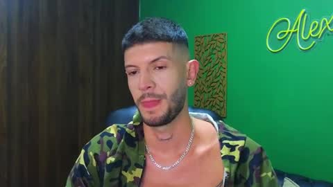 Snapshot of max_tayloor chatting on December 31, 2024, 1:04 am Max Taylor online show from December 31, 2024, 1:04 am