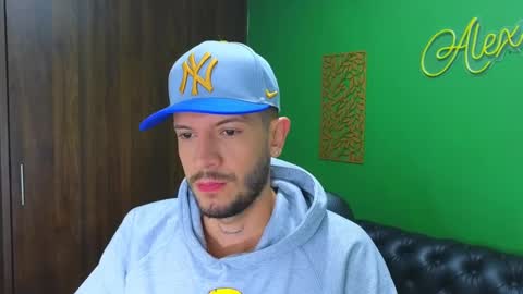 Snapshot of max_tayloor chatting on February 14, 2025, 1:23 am Max Taylor online show from February 14, 2025, 1:23 am