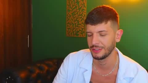 Snapshot of max_tayloor chatting on February 20, 2025, 11:32 pm Max Taylor online show from February 20, 2025, 11:32 pm