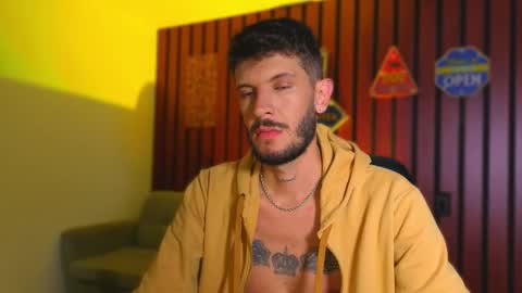 Snapshot of max_tayloor chatting on October 23, 2025, 1:49 am Max Taylor online show from October 23, 2025, 1:49 am