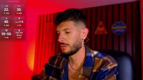 Snapshot of max_tayloor chatting on October 28, 2025, 1:42 am Max Taylor online show from October 28, 2025, 1:42 am