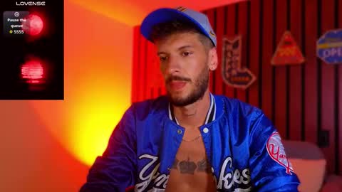 Snapshot of max_tayloor chatting on November 4, 2025, 12:43 am Max Taylor online show from November 4, 2025, 12:43 am