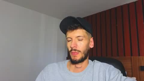 Snapshot of max_tayloor chatting on December 22, 2025, 9:45 pm Max Taylor online show from December 22, 2025, 9:45 pm