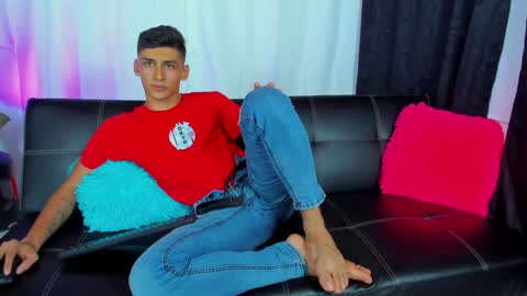 Snapshot of max_wild01 chatting on January 21, 2025, 12:46 am MAX online show from January 21, 2025, 12:46 am