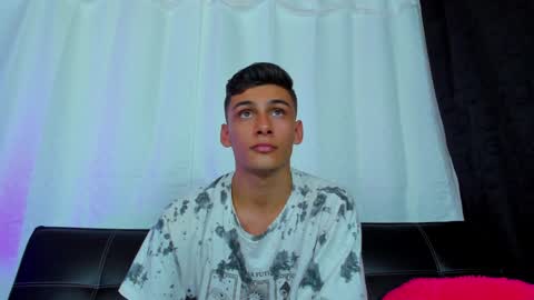 Snapshot of max_wild01 chatting on January 22, 2025, 10:50 am MAX online show from January 22, 2025, 10:50 am