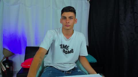 Snapshot of max_wild01 chatting on February 6, 2025, 7:24 am MAX online show from February 6, 2025, 7:24 am