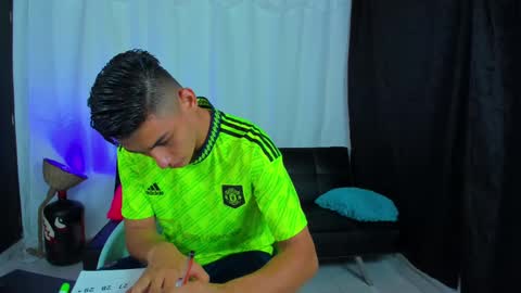 Snapshot of max_wild01 chatting on March 6, 2025, 8:08 am MAX online show from March 6, 2025, 8:08 am