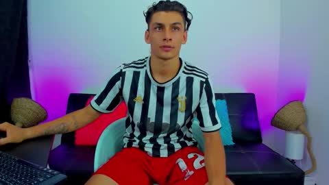 Snapshot of max_wild01 chatting on September 9, 2025, 6:13 am MAX online show from September 9, 2025, 6:13 am