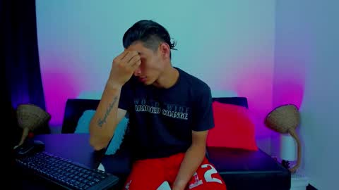 Snapshot of max_wild01 chatting on September 30, 2025, 2:00 pm MAX online show from September 30, 2025, 2:00 pm