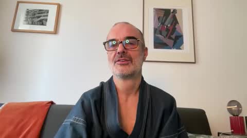 Snapshot of maxbow chatting on March 3, 2026, 12:55 pm Max Mikado online show from March 3, 2026, 12:55 pm