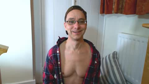 Snapshot of maxdavies chatting on February 15, 2025, 11:39 am Max Davies online show from February 15, 2025, 11:39 am