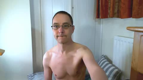 Snapshot of maxdavies chatting on April 17, 2026, 11:57 am Max Davies online show from April 17, 2026, 11:57 am