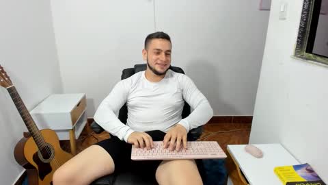 Snapshot of maxi_alcantara chatting on March 7, 2026, 1:24 am Maxi 600pm to 1201am col time online show from March 7, 2026, 1:24 am