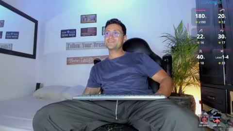 Snapshot of maxi_mux1 chatting on April 7, 2026, 10:09 pm MAXI online show from April 7, 2026, 10:09 pm