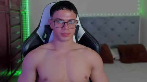 Snapshot of maxiimus__ chatting on December 12, 2024, 11:03 pm Maximus online show from December 12, 2024, 11:03 pm