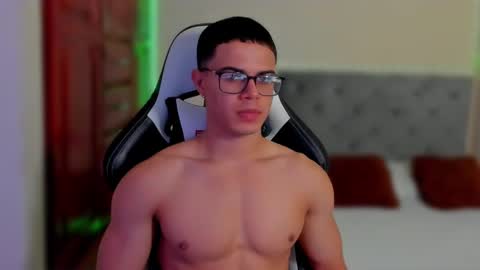 Snapshot of maxiimus__ chatting on December 30, 2024, 12:22 am Maximus online show from December 30, 2024, 12:22 am