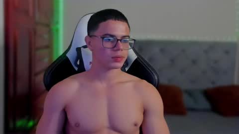 Snapshot of maxiimus__ chatting on January 4, 2025, 11:48 pm Maximus online show from January 4, 2025, 11:48 pm