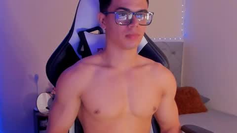Snapshot of maxiimus__ chatting on January 15, 2025, 9:20 pm Maximus online show from January 15, 2025, 9:20 pm