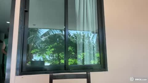 maxim burn online show from April 12, 2026, 7:02 am