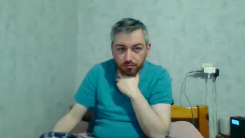 Snapshot of maximefrxx chatting on December 29, 2024, 3:54 am Maxime online show from December 29, 2024, 3:54 am