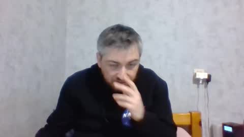 Snapshot of maximefrxx chatting on December 29, 2024, 4:19 pm Maxime online show from December 29, 2024, 4:19 pm