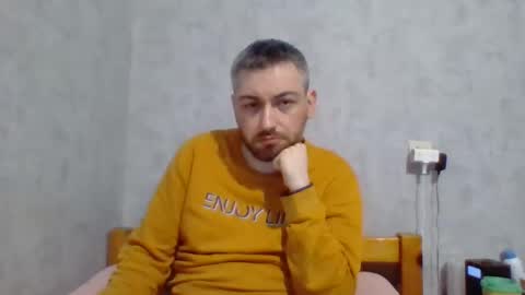 Snapshot of maximefrxx chatting on February 1, 2025, 6:51 pm Maxime online show from February 1, 2025, 6:51 pm