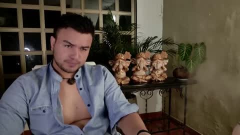 maximiliano_dark online show from June 3, 2026, 3:09 am