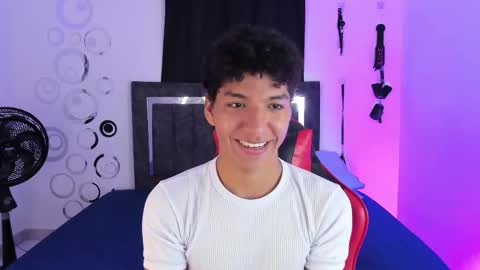 Maximiliano online show from November 19, 2025, 7:47 pm