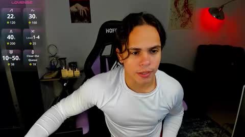 maximiliano_scoott_ online show from December 2, 2025, 10:27 pm