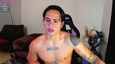 Snapshot of maximiliano_scoott_ chatting on April 3, 2026, 10:52 pm maximiliano_scoott_ online show from April 3, 2026, 10:52 pm