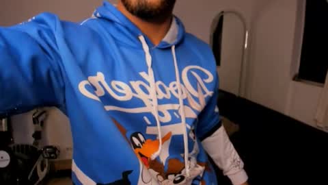 Snapshot of maximo004 chatting on November 19, 2025, 3:06 am Maximo online show from November 19, 2025, 3:06 am