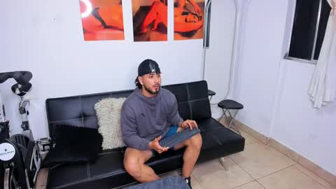 Snapshot of maximo004 chatting on November 21, 2025, 3:16 am Maximo online show from November 21, 2025, 3:16 am