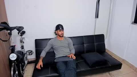 Snapshot of maximo004 chatting on November 24, 2025, 2:44 am Maximo online show from November 24, 2025, 2:44 am