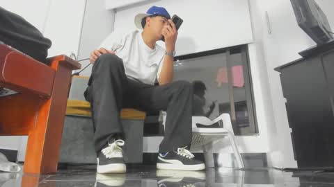 maximo__77 online show from October 13, 2025, 3:39 am