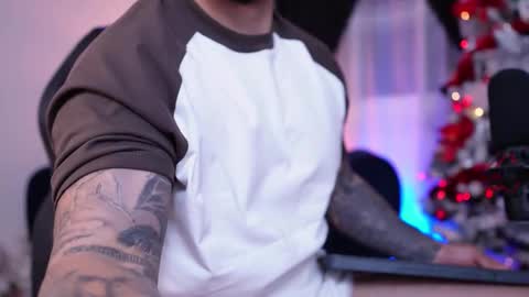 Snapshot of maximo_rodriguez chatting on December 23, 2025, 5:27 am Maximo online show from December 23, 2025, 5:27 am