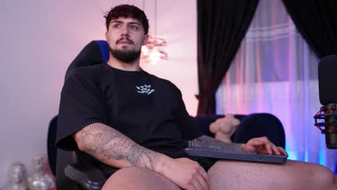 Snapshot of maximo_rodriguez chatting on January 17, 2026, 5:12 am Maximo online show from January 17, 2026, 5:12 am