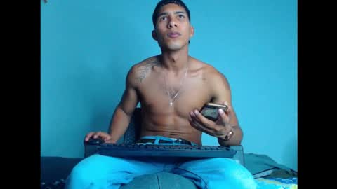 Maximo Aron Vega online show from December 16, 2024, 3:40 am
