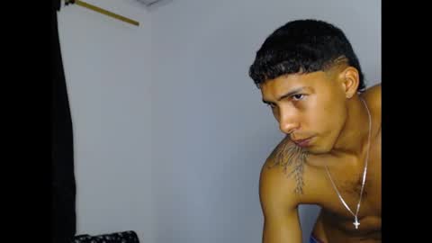 Maximo Aron Vega online show from December 21, 2024, 10:30 pm